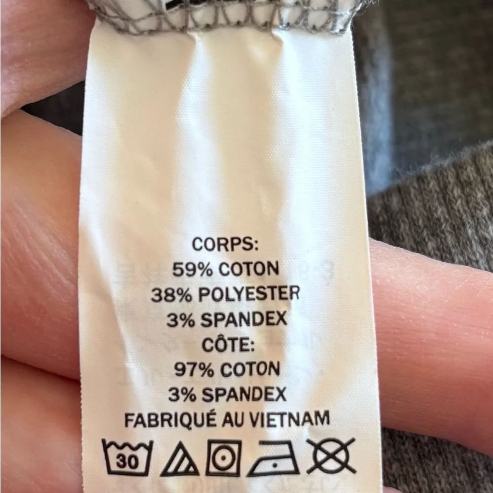 L.L. Bean Camp Hoodie with front pocket NWT - Picture 10 of 10